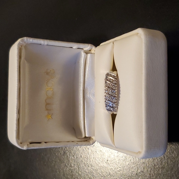 Macys Diamond 3 Row 14k White Gold Ring - Size 6 Used - Picture 5 of 12